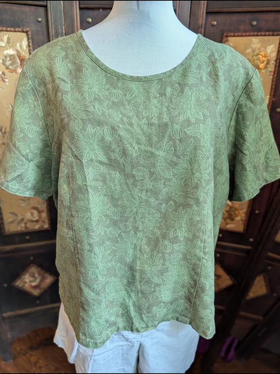 L.L. Bean Tops - L.L. Bean 100% Linen Light Green Floral Short Sleeve Top
